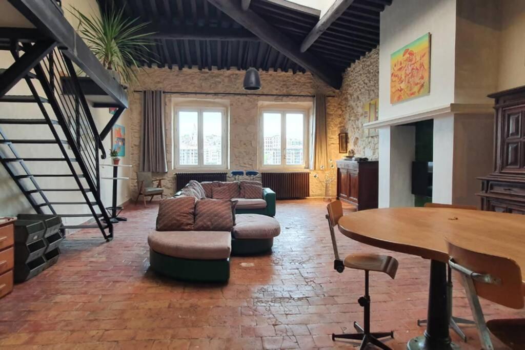 Grand Loft En Plein Coeur Du Vieux-port Marseille